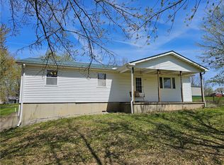 205 W Maple St, Westfield, IL 62474