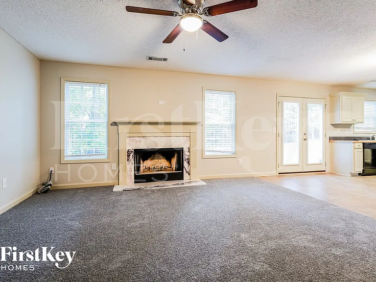 894 Hawk Creek Trl — Photo 7