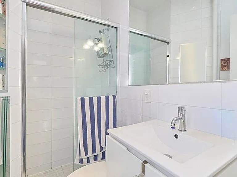 236 E 33rd St #4C — Photo 7