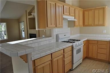 5th image of 16852 Ulmer St