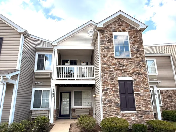 1905 Silverstone Dr #0, Carpentersville, IL 60110