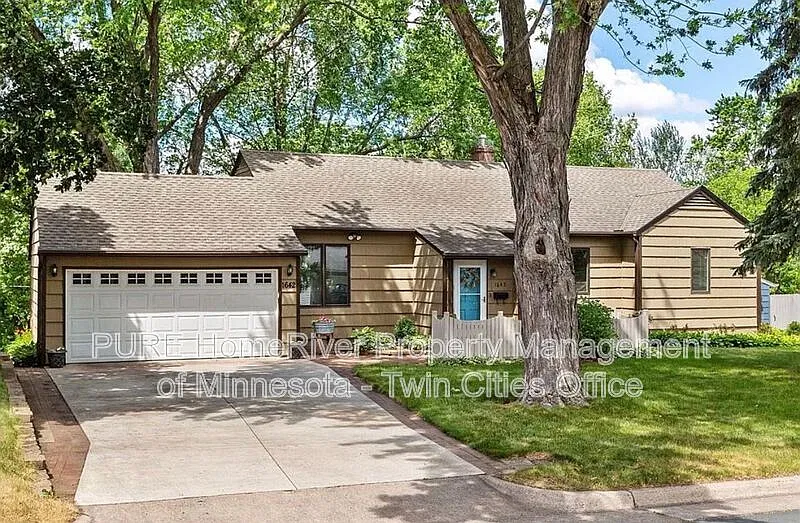 4 bed, 1.5 bath, 2200 sqft, $3,500 — Photo 1