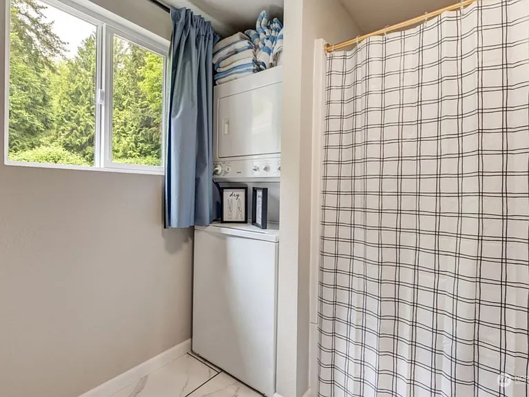 2748 El Camano St — Photo 13