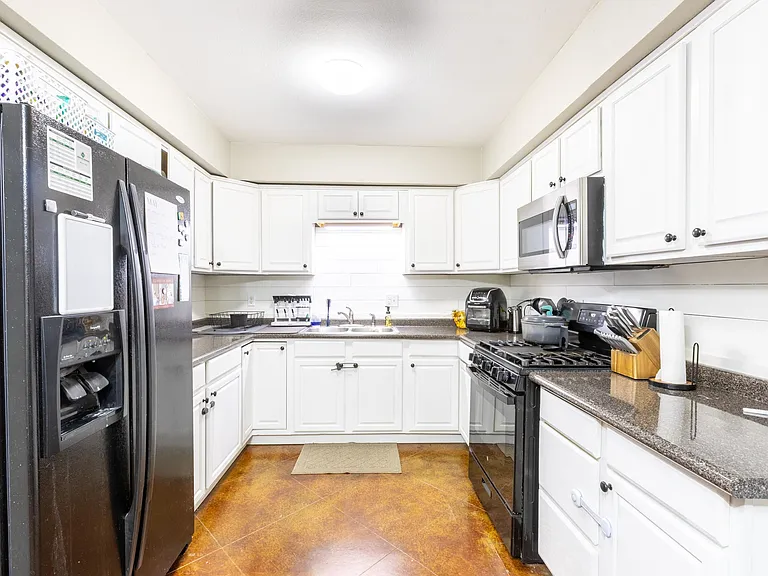 107 Half Oak Dr — Photo 5