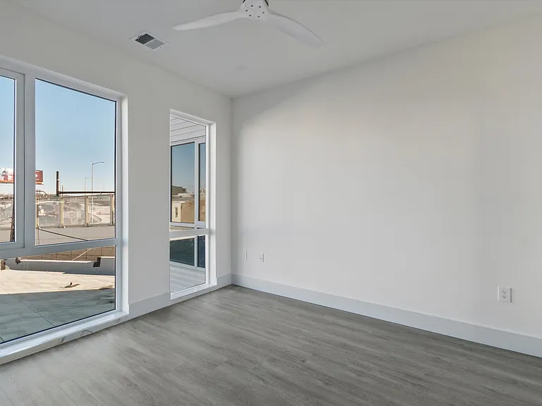 1221 E Fletcher St #212A — Photo 16