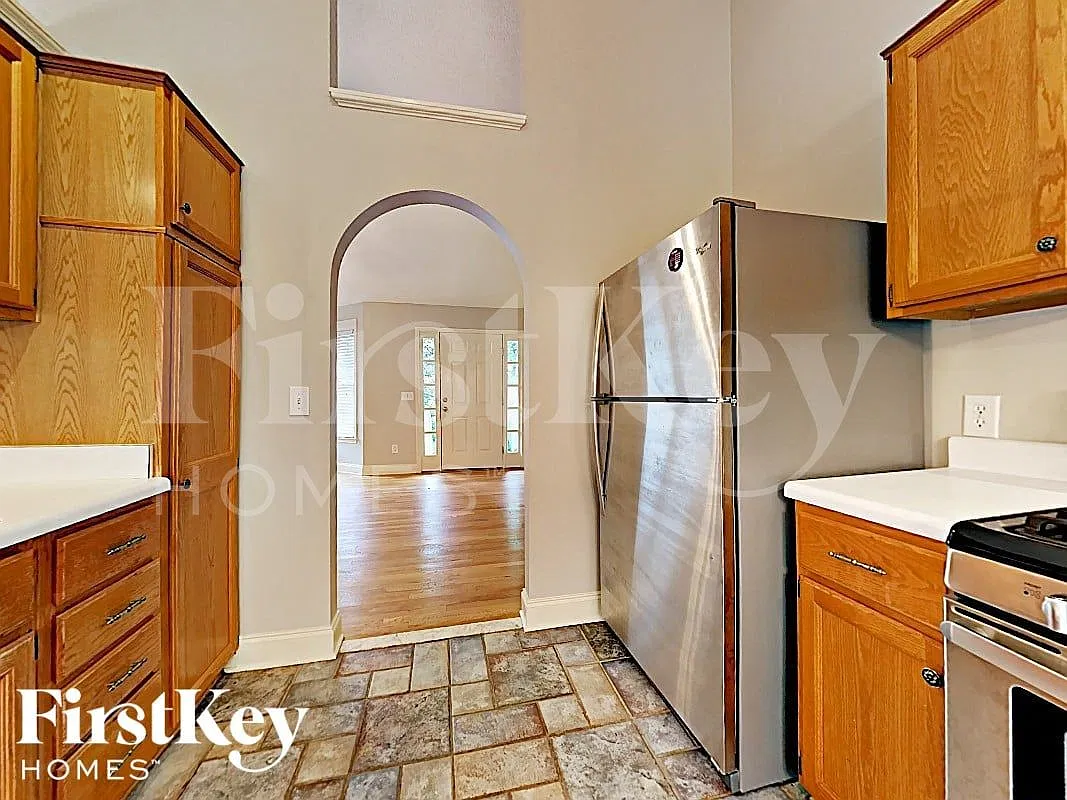 4 bed, 3.0 bath, 1862 sqft, $2,460 — Photo 3