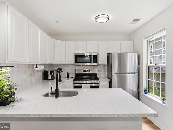 2nd image of 111 Timberbrook Ln APT 202