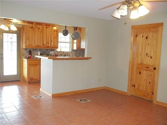 5th image of 5585 County Road 242