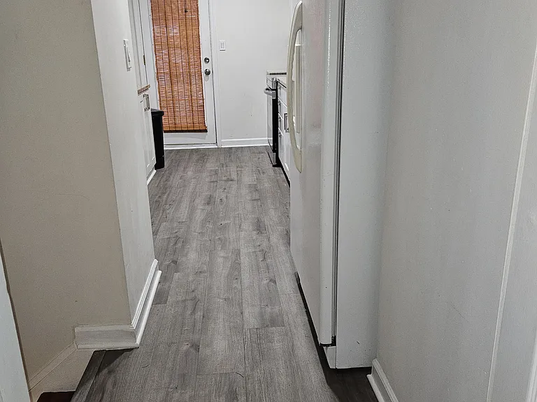 Regina Dr — Photo 36