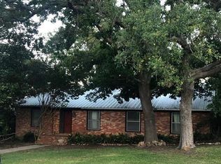 403 S Arnold St, Lampasas, TX 76550