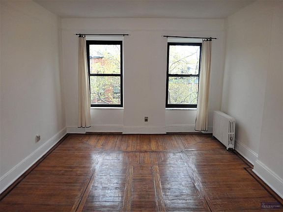 2nd image of 480 Henry St APT 3