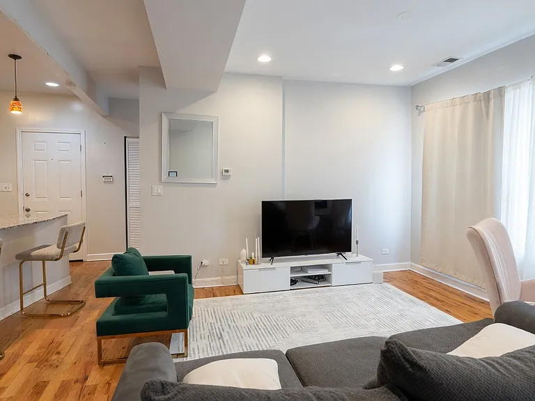 7225 N Rogers Ave #3 — Photo 7