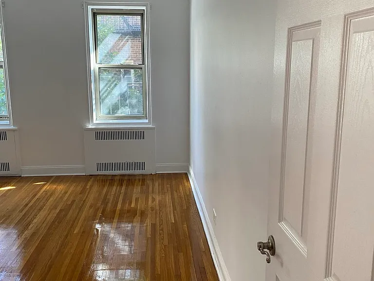 41-35 45th St #4L — Photo 1