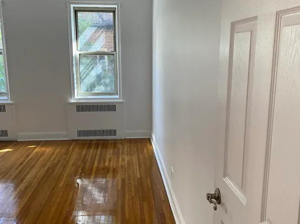 41-35 45th St APT 4L, Queens, NY 11104