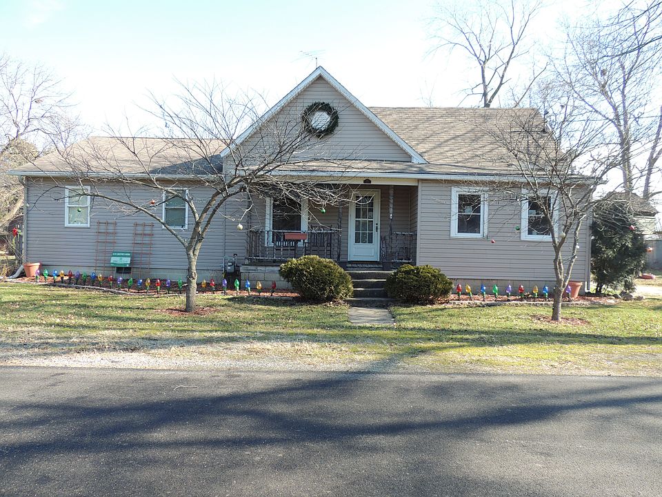 1st image of 503 S 1st St