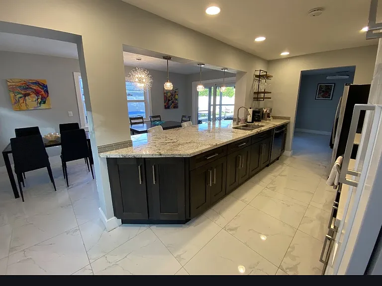 729 Heron Dr — Photo 8