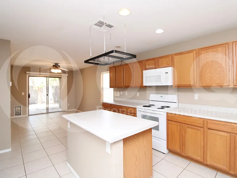 3694 E Jasper Dr — Photo 3