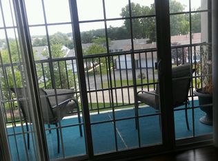 2813 Country Club Dr, St Clair Shores, MI 48082
