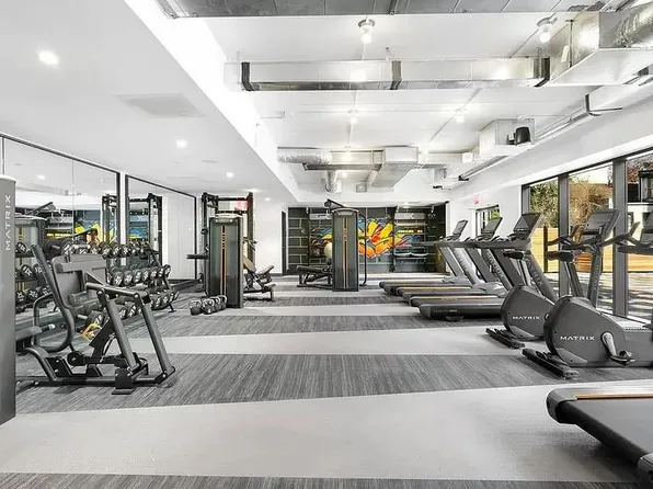 555 Waverly Avenue image 16 of 24