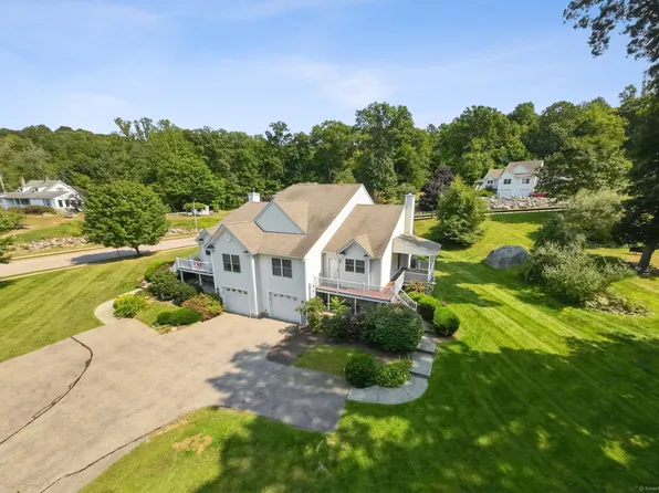 1077 Pleasant Valley Road North, Groton, CT 06340