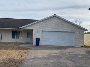 118 6th St SE, Menahga, MN 56464