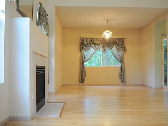 4th image of 25063 SE 43rd Way