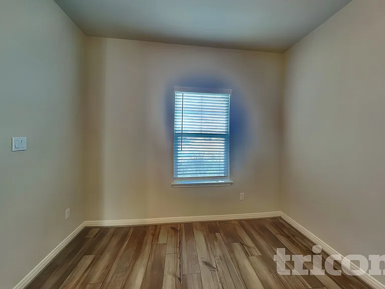 5806 Nyla Way — Photo 3