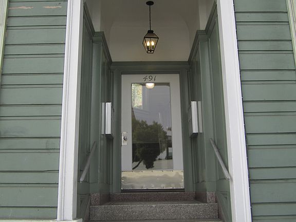 2nd image of 495 Frederick St APT 1