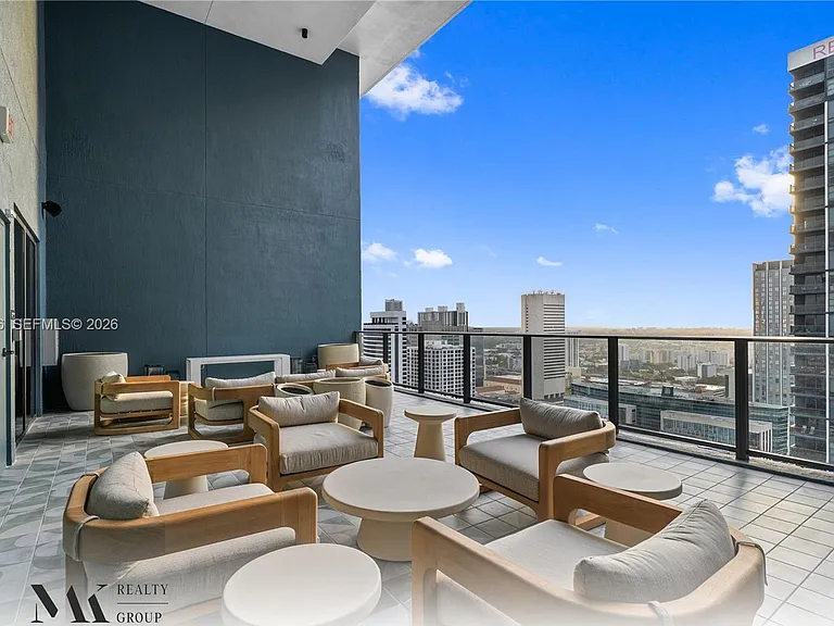 121 NE 5th St #3200 — Photo 21
