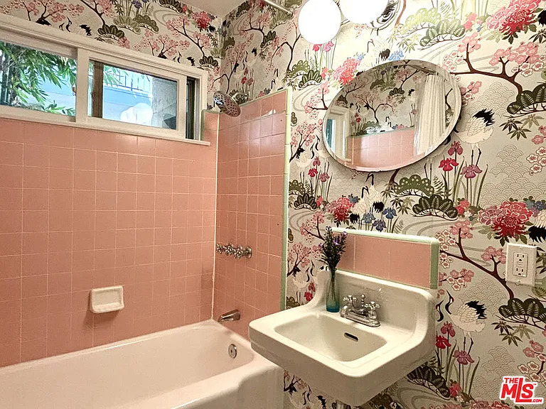 1325 Washington Ave #B — Photo 6
