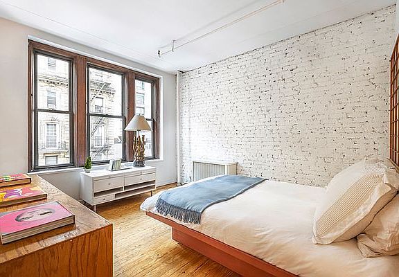 3rd image of 133-131 W 28th St #3B
