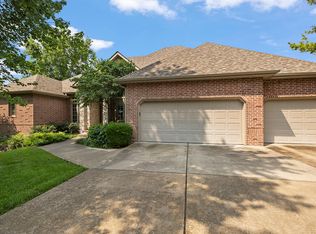 1314 W Stone Meadow Way, Springfield, MO 65810