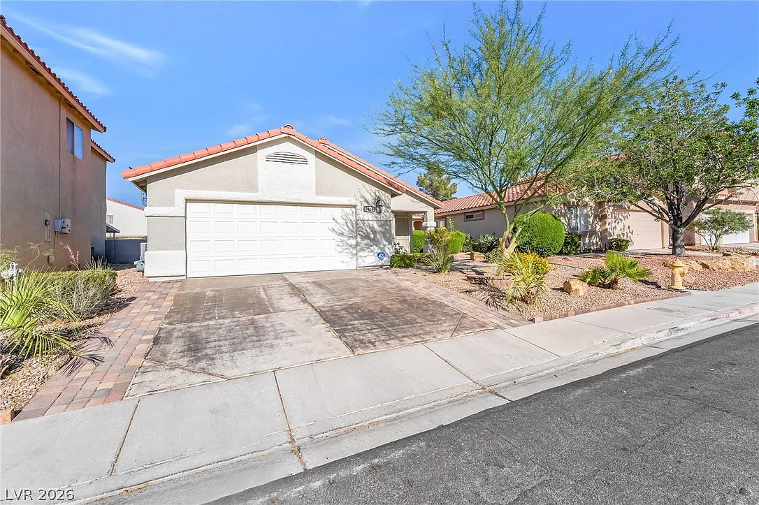 3 bed, 2.0 bath, 1516 sqft, $2,250 — Photo 2