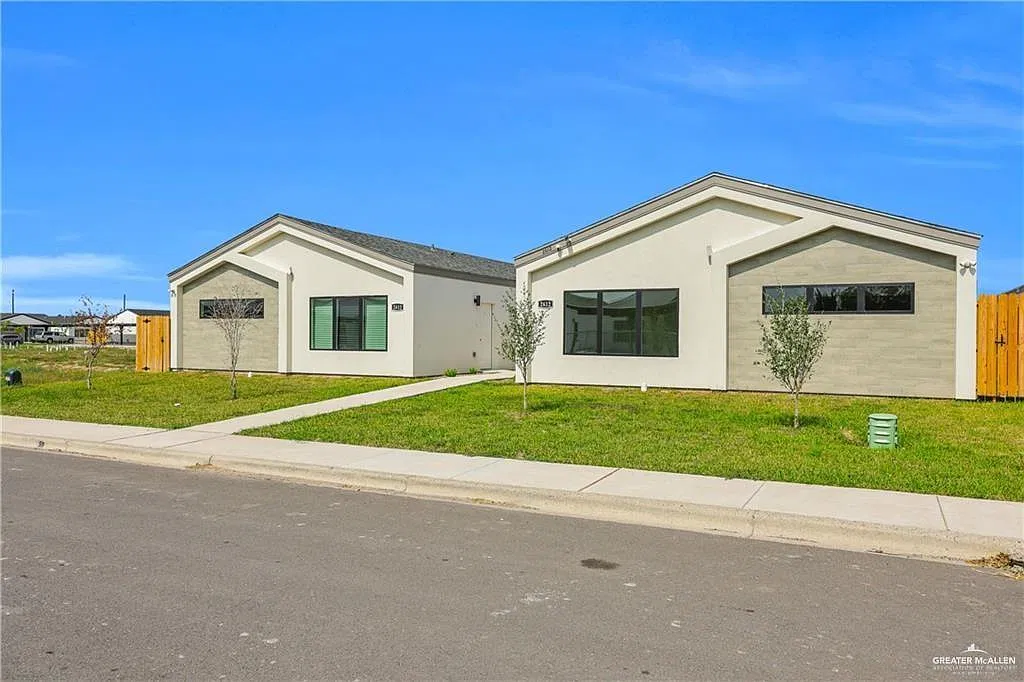 2 bed, 2.0 bath, 1110 sqft, $1,200 — Photo 3