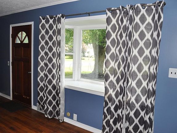 5th image of 334 Gladys Ave