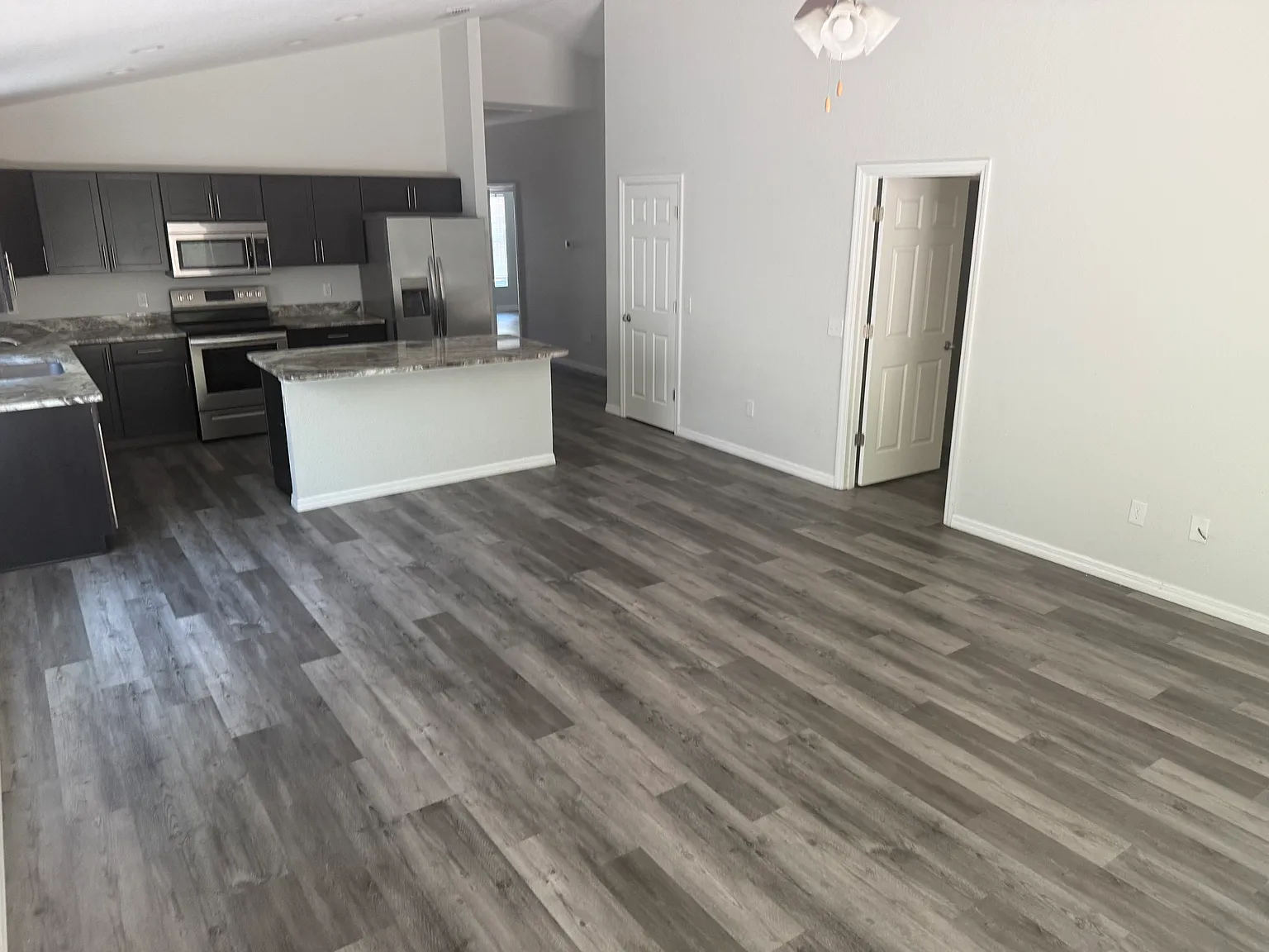 3 bed, 1351 sqft, $1,725 — Photo 4