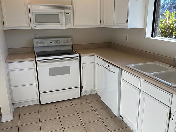 5th image of 601 N Cheyenne St #601