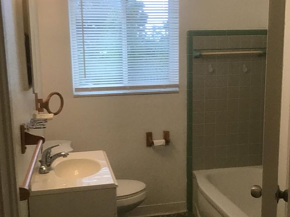 5th image of 5522 15th Ave S