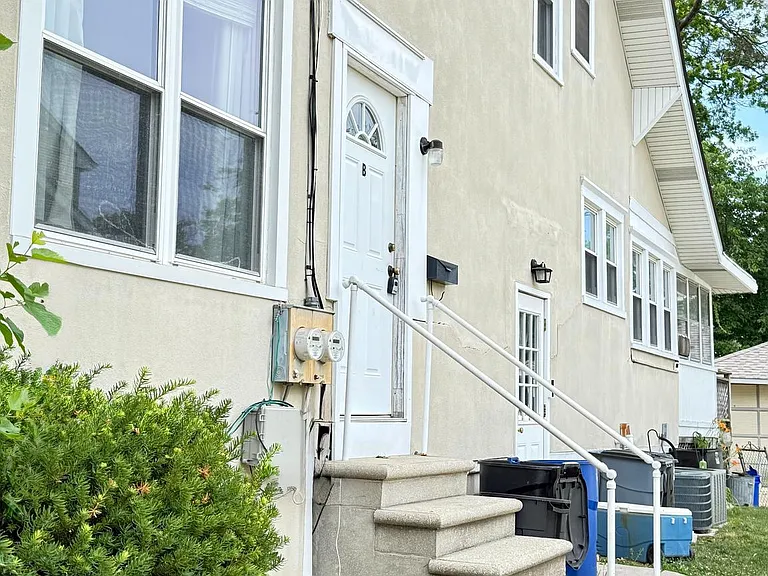 29 E Buckingham Ave #2 — Photo 2