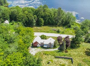 1065 Pond Rd, Mount Vernon, ME 04352