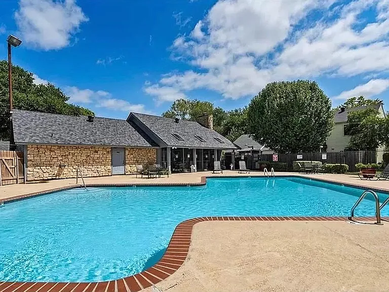 258 Settlers Park Dr — Photo 3