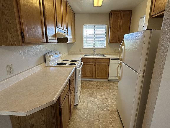 4th image of 3388 Somerset Ave