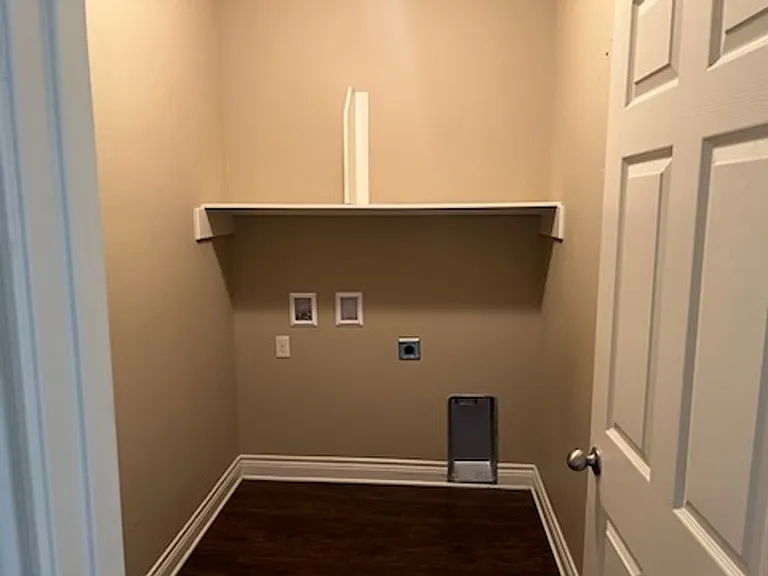 3920 Mobley Ln — Photo 10