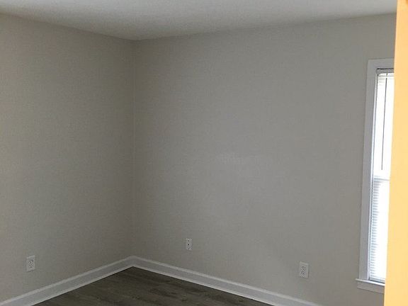 5th image of 2400 Woodhill Dr APT 2D