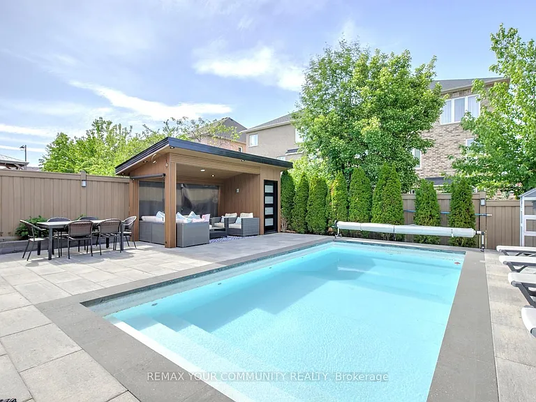 16 Muret Cres — Photo 41