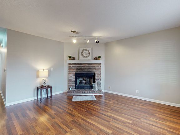 5th image of 723 Mercer Dr