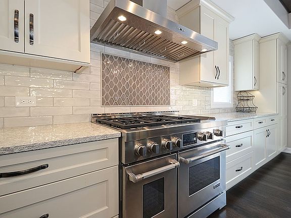 4th image of 1157 W Chatham Dr