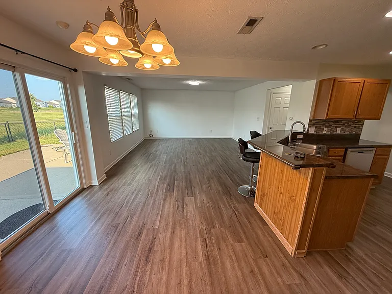 2413 Shadow Bend Dr — Photo 8