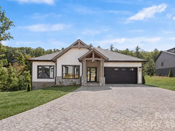 333 Avery Trail Dr, Arden, NC 28704