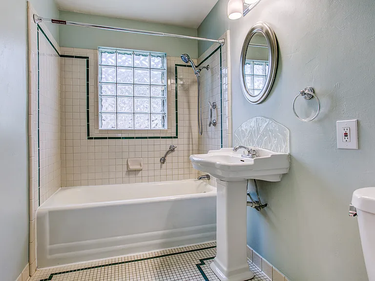 715 Newell Ave — Photo 9